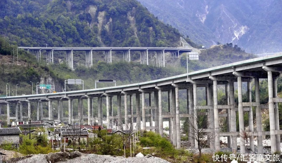 10条惊险绝美的公路，穿山跨湖、盘山迷宫、腾云驾雾