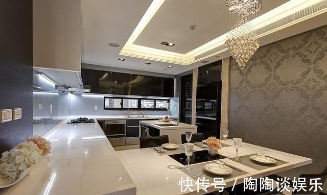 新房|新房装修太漂亮了,玄关吊顶竟然是镜面的设计不禁让人眼前一亮