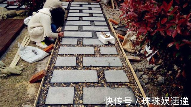 石板|我要是有个院子我也这样装！鹅卵石铺院子，没想到竟能这么美！
