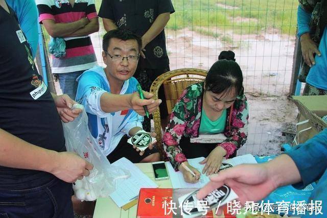 黑坑撒化肥,大多数钓友抱憾而归,唯独他狠狠给老板上了一课