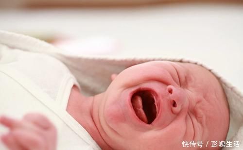 小宝宝|睡前抚摸宝宝这3个部位,不仅越睡越“香甜”,还能促进大脑发育