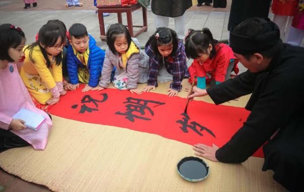 中年|这个年夜饭吃粽子的国家,居然还有人属猫?