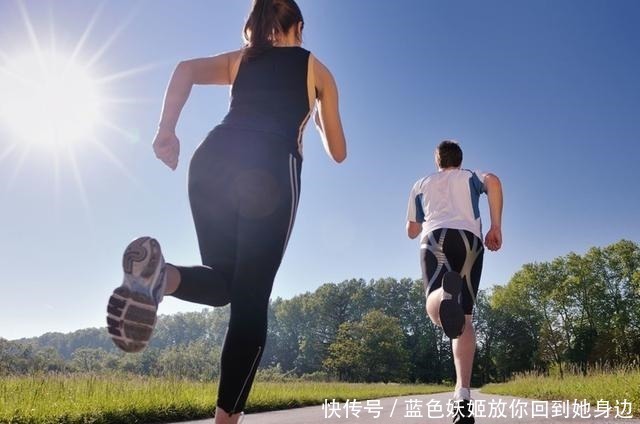 保养皮肤|长得不像“中年人”的气质女,都是用这四个习惯,压抑了衰老速度