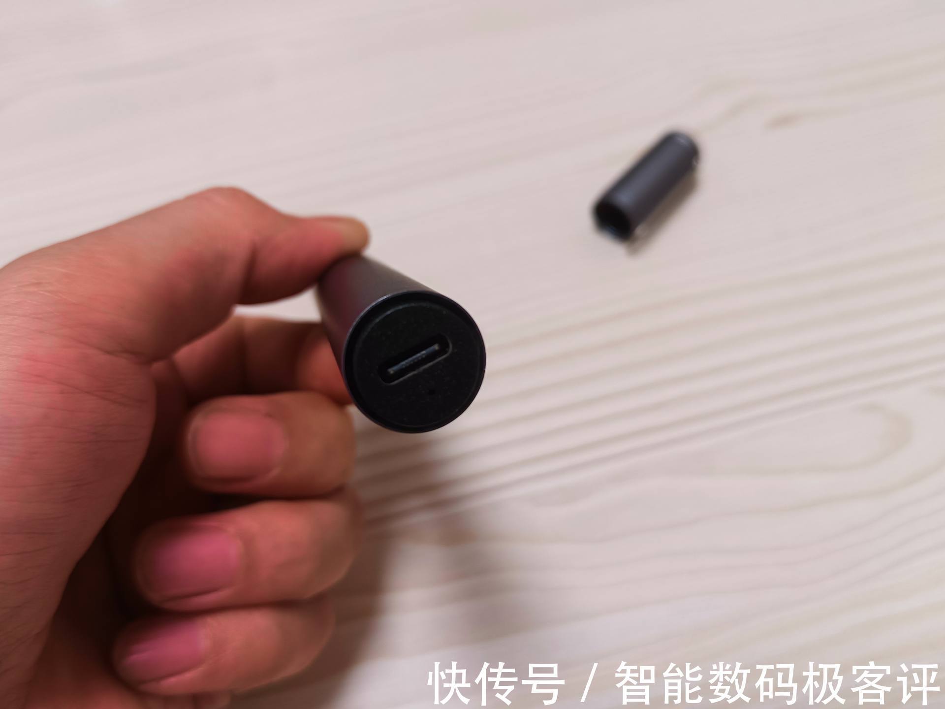 批头|给小姐姐换iPhone电池分分钟-WOWSTICK PLAY 迷你锂电精修螺丝刀