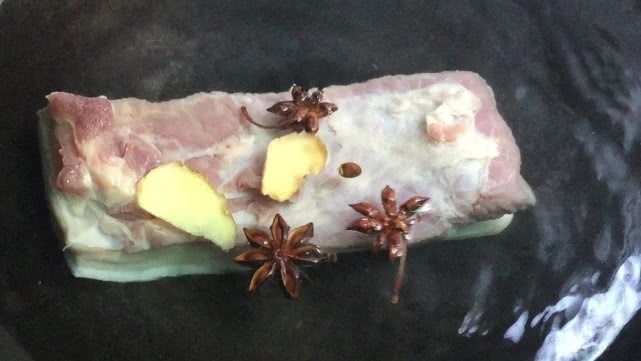  扣肉又出新做法了，步骤和配方都告诉你，饭店都吃不到的美味