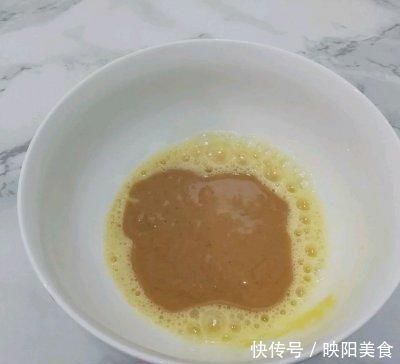 回味无穷的花生酱燕麦饼干来拯救你的胃