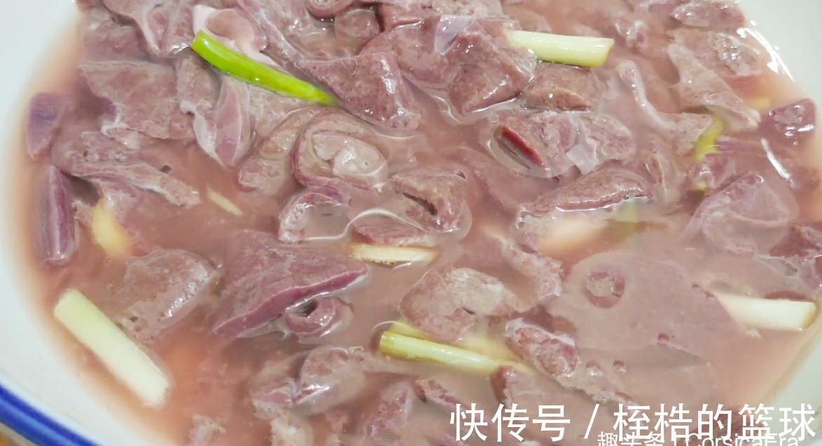 炒制|猪肝最忌用清水洗，等于吃毒素，教你正确做法，毒素自动跑出来