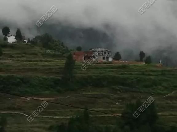 别墅|农村小伙竟花34万在人烟稀少的地方建别墅,为了啥?