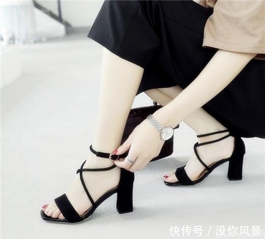 舒适优雅的高跟凉鞋,让姑娘变得更加高挑