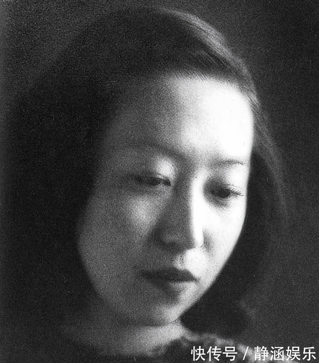 美国$1955年,35岁的张爱玲在美国遇到落魄的胡适,看到了自己后半生