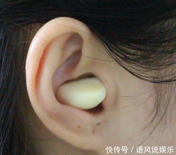 效果|大蒜放耳朵里效果太好了,關(guān)于大蒜放耳朵里的3大好處,值得了解