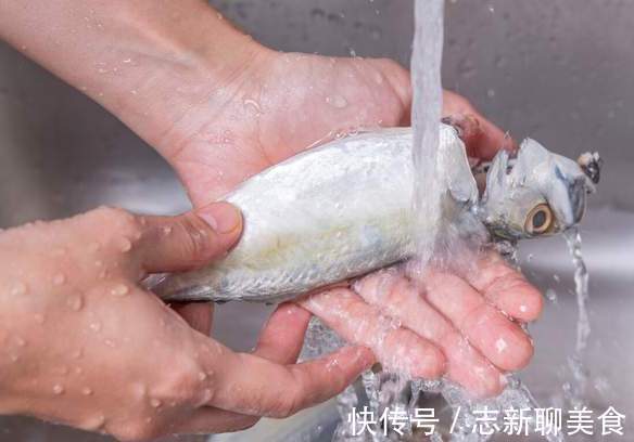 腥味|炖鱼时总有鱼腥味牢牢记住4点，鱼肉又香又嫩，没腥味