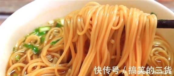 骨汤|这才是懒人热汤面的正确做法，不揉面不擀面，10分钟轻松搞定