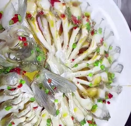 天南地北年夜饭，怎能少了这道菜，有颜值寓意好，营养美味