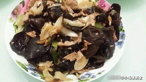 木耳|木耳换个吃法，鲜香美味巨好吃，挑食的儿子吃嗨了，连着吃两天