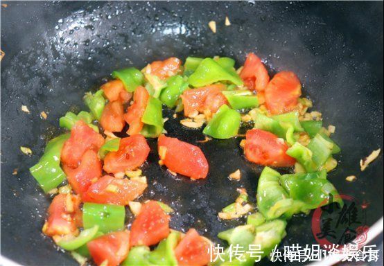 蛋液|农村宴席茄子做法,老厨师不加复杂调料,软糯入味,比吃肉都香