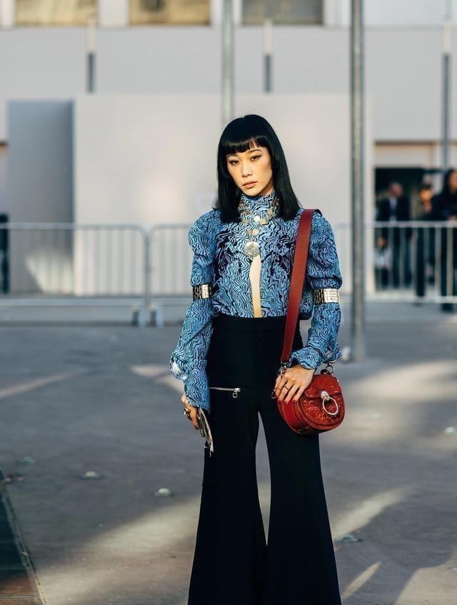 哪吒 不要再绑马尾了,今夏流行这三种“女团发型”,青春又活泼