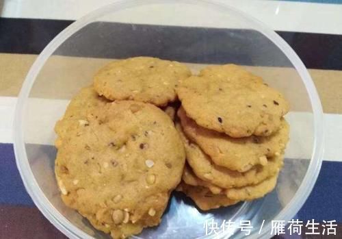 核桃别只会生吃，换种做法10分钟出炉，酥脆可口！一周3次吃不腻