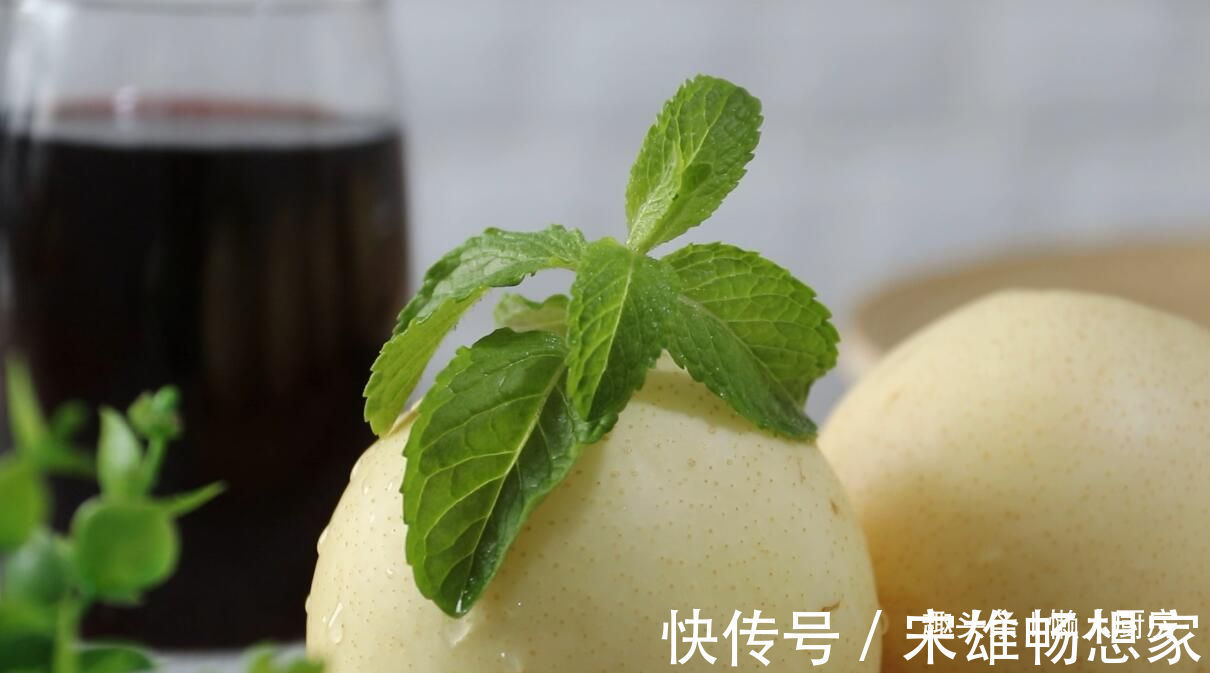 红酒不光炖牛肉好吃,还能煮梨,香气扑鼻,不用怕红酒喝不完了