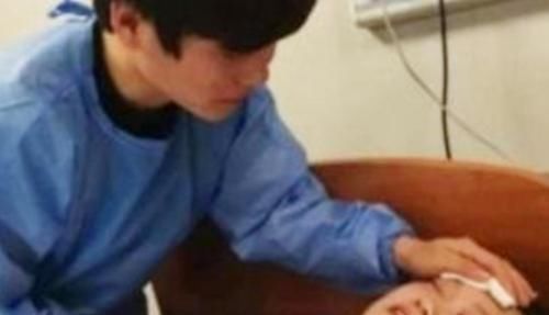 产妇|顺产6小时生下孩子,“砰”的一声,先推出来的却并非产妇