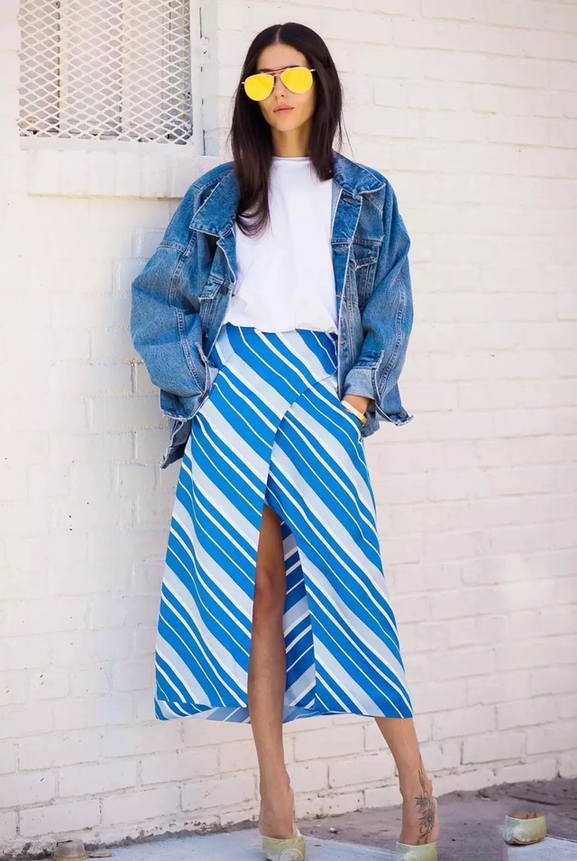 洞裤|健身达人张钧甯真会穿,牛仔外套配破洞裤休闲随性,身材真是绝了