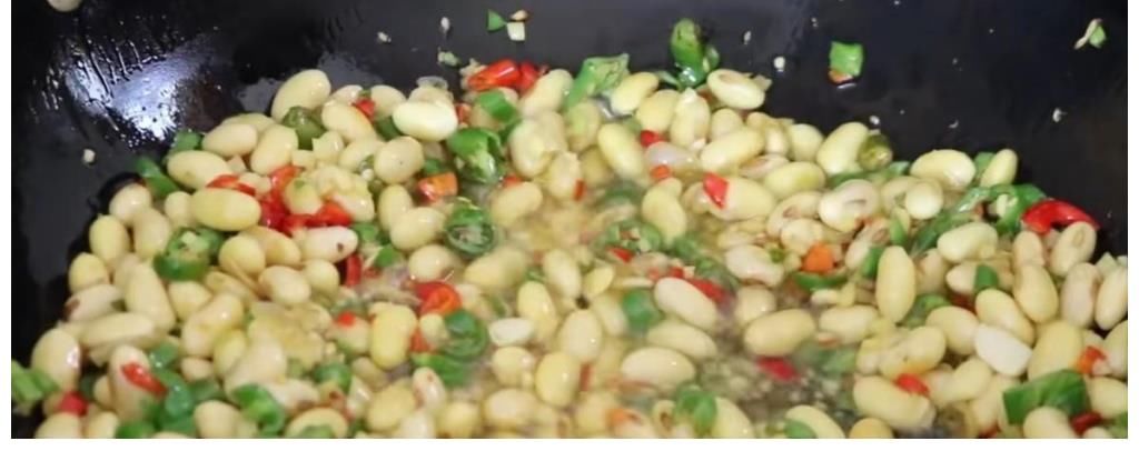 豆浆|黄豆我家从不打豆浆，教你新做法，香辣开胃又下饭，越放越好吃