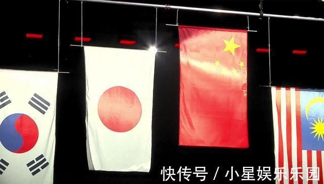 石宇奇|太振奋!张军高高举起苏迪曼杯,全队上台挂金牌,目送国旗升起
