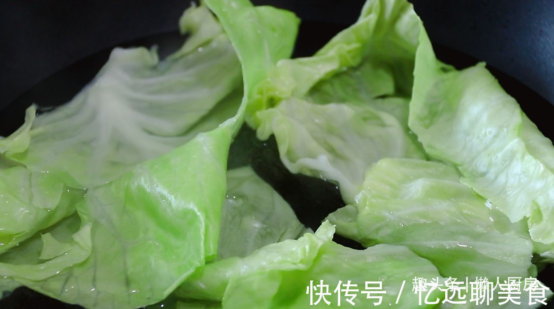小段|夏天我家就爱这样吃包菜，1.5元一个包菜，人人都吃得起