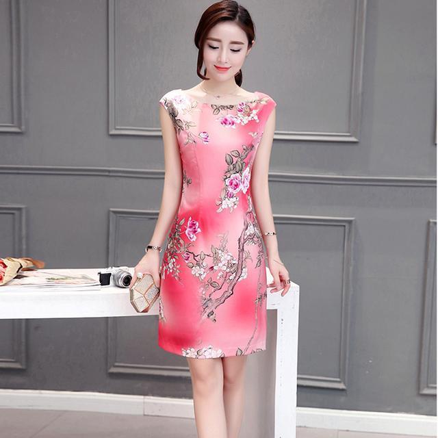 中式|古美韵味的改良旗袍裙,勾勒出柔美的身姿,展现凹凸有致的线条