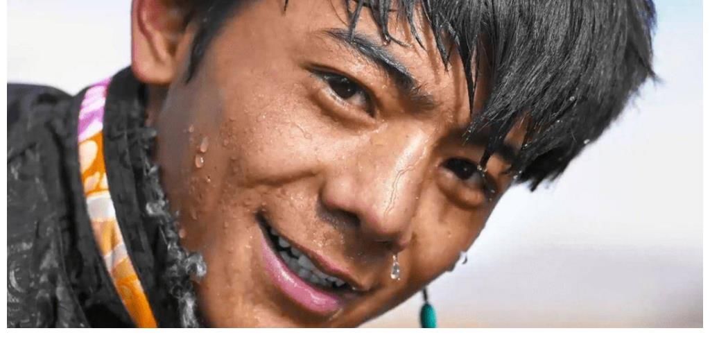 节目组|黄晓搬行李无人帮忙，宁静排场十足，两大网络顶流终究不及明星