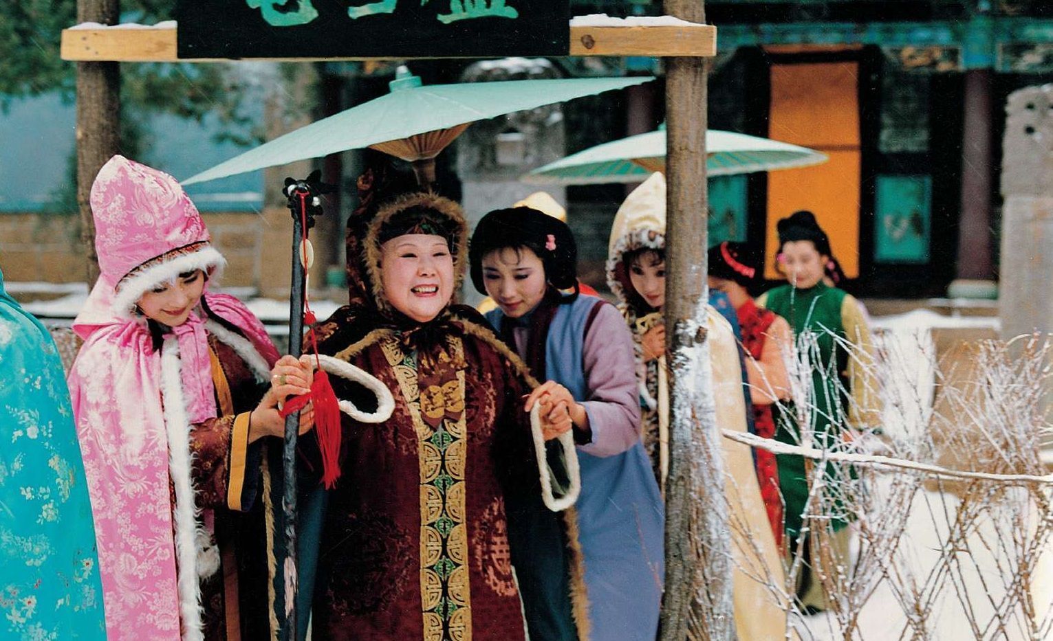 世家大族&?《红楼梦》里,贾母发表掰谎记用意何在?