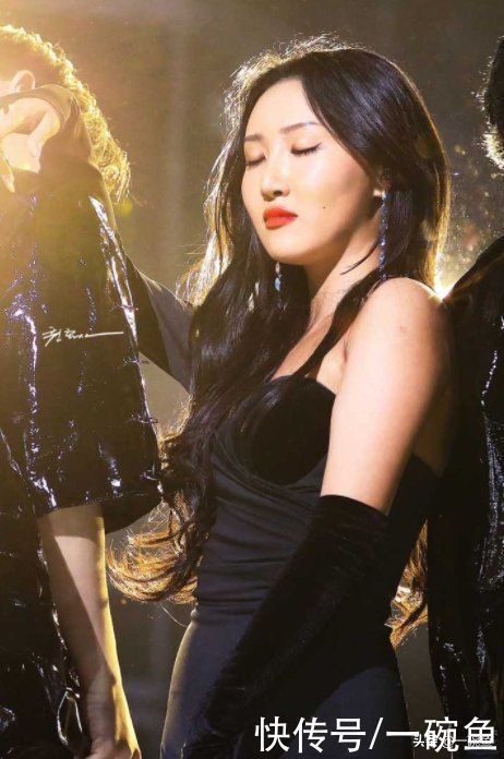 辣妹 太辣了吧!爆火时尚圈的“辣妹风”发型真的太撩了!没有人不爱它