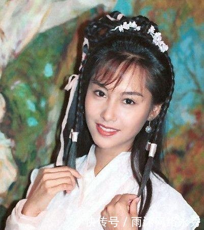 金庸|给女性起名字时,金庸喜欢用单字,古龙喜欢用叠字,却都非常好听