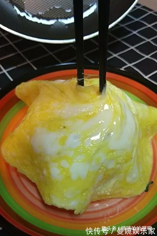 造型|造型可爱，蛋皮金黄，吃到嘴里一瞬间，让人流连忘返，美味蛋包饭
