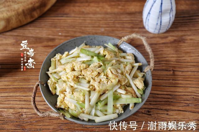 韭黄|一斤3块钱，人人吃得起，常吃腰腿好还不怕水，男人尤其要多吃