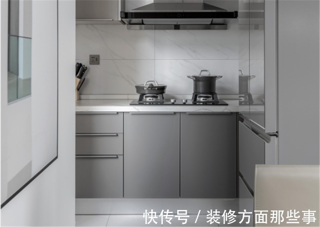 一日三餐|130平轻奢风二居室,简约中透露着精致的时尚感