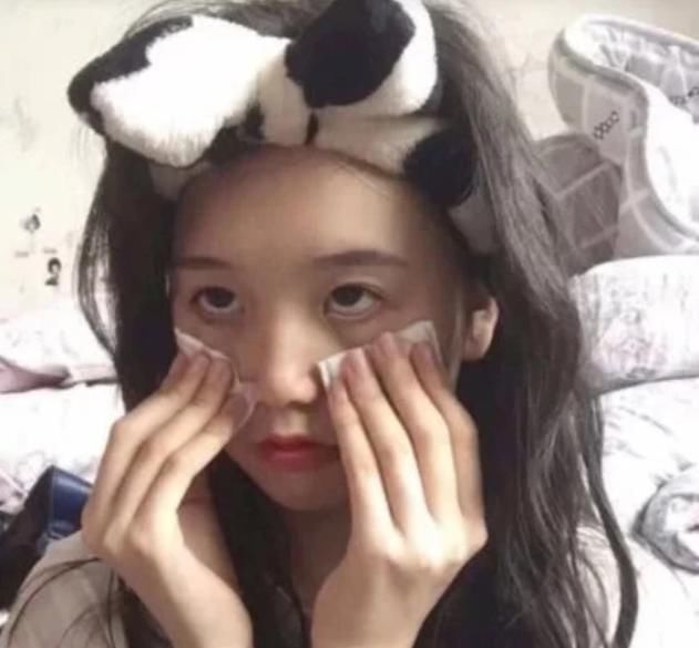 草莓鼻|女孩子若想要鼻子“光滑挺拔”,坚持这“3习惯”,早晚摆脱草莓鼻