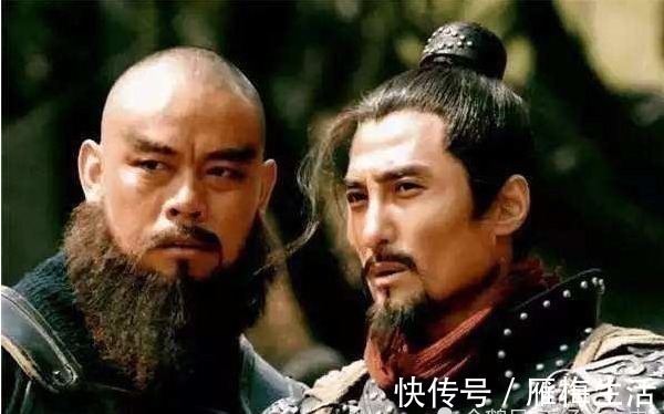 呼延灼!鲁智深步战单挑林冲,谁更厉害,呼延灼发现规律,杨志得出论断