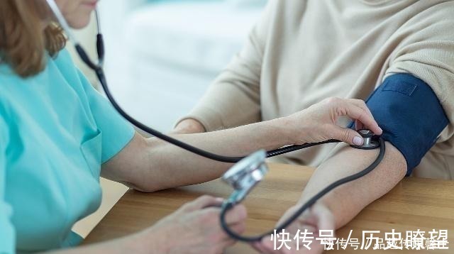 测量血压|量血压选左手还是右手?测量血压的误区,你“掉坑”了吗?