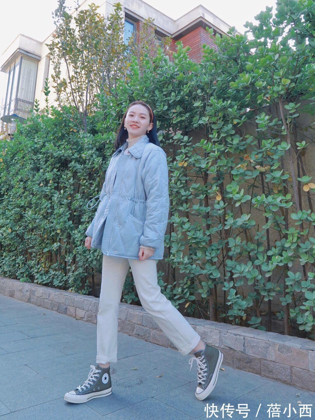 天蓝色|冬季赶时髦也不能忘了保暖,分享4款实用“羽绒服”,适合普通人