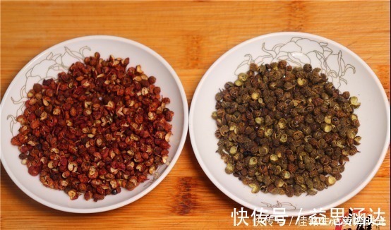 花椒油不要马上下锅炸，大厨教你一招，又香又麻，比卖的还好吃