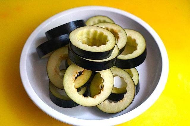 茄子圈|明日立秋,暑热尚在防秋燥多给家人吃这菜,好吃又营养,安稳度秋