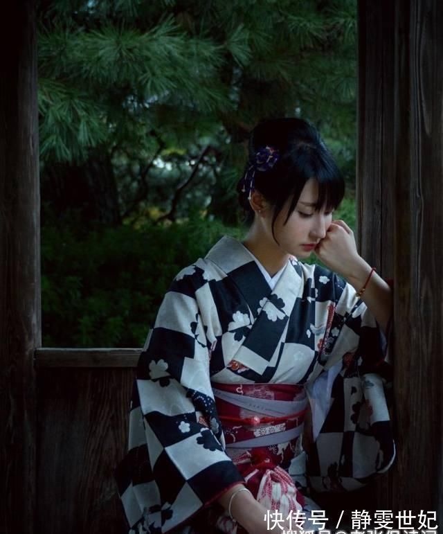 最后的诗句@一生写诗2万余首的诗人,28字写小雨,最后7个字乃是一句妙语