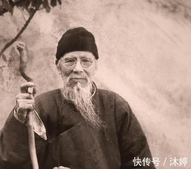 书画界|齐白石一幅画卖9亿,是靠名气吗专家把画放大3.14倍你就知道!