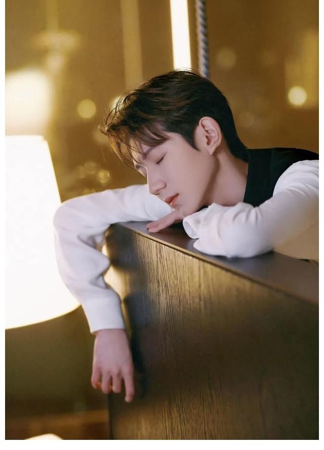 王源20岁,打造夏日神专连上多档爆款综艺,影响力国民度再登高峰