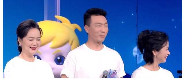 央视主持人|央视主持人公演首秀，40位选手分组竞争，张舒越撑起公演主持台面