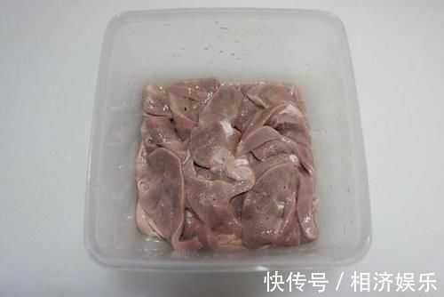 家常菜|明目补血的菜品,好吃又不贵,不要错过的一道家常菜