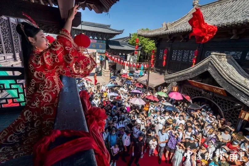 假期|假期首日，全国多地景区火爆！你去的景点人多吗？