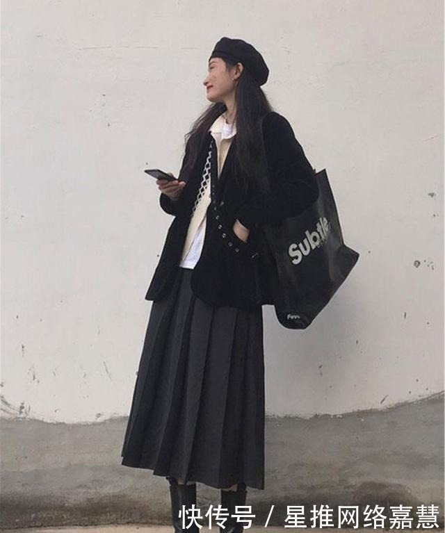 西装外套火了一年,最近流行的是“灯芯绒”西装,时髦保暖又气质