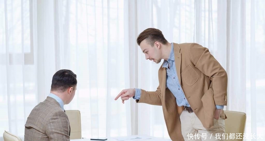 退让|看透“人性之恶”:对付小人,一味退让只能吃亏,聪明人有高招